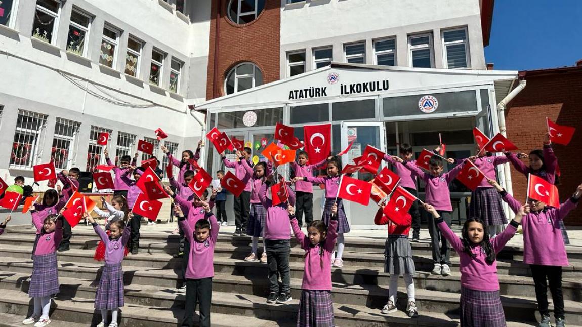 Okulumuzda 23 Nisan Ulusal Egemenlik ve Çocuk Bayramı Kutlandı 